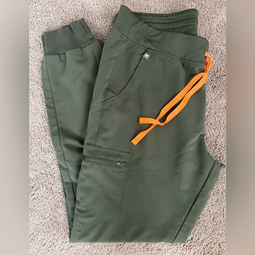 FIGS Zamora Jogger pant size LT
